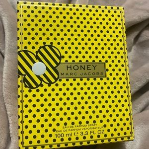 Discontinued Marc Jacobs perfume in HONEY